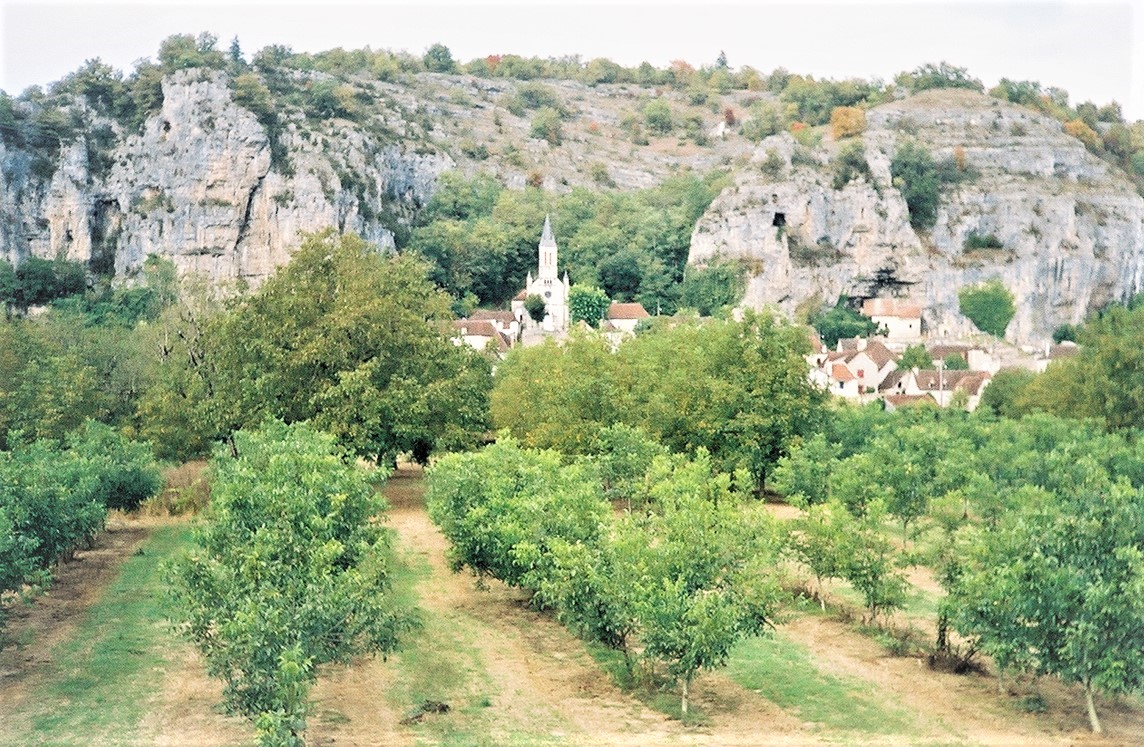Village on Dordogne
